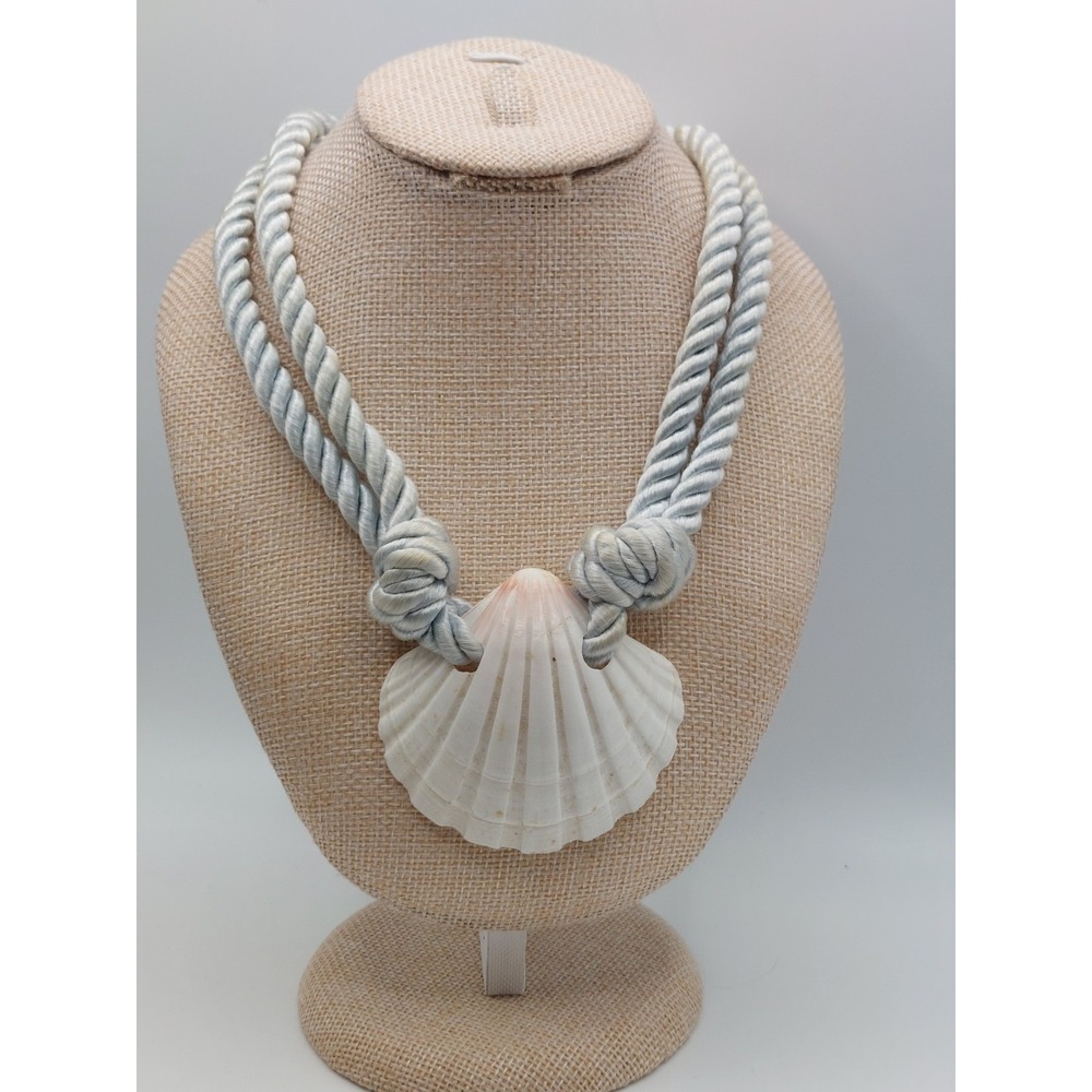 70s 80s Necklace Oversized Shell Pendant Soft Rope Mermaid Beachy Boho Vintage